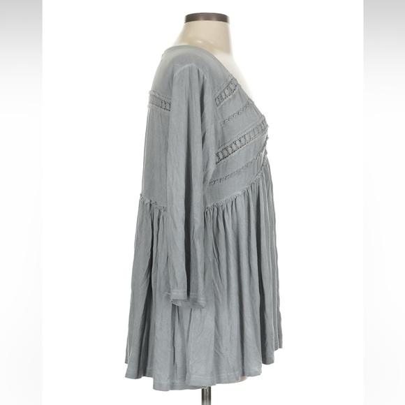 POL Lace Embroidered Neckline Back Empire Waist 3/4 Flared Sleeve Tunic Top•S - Picture 5 of 7